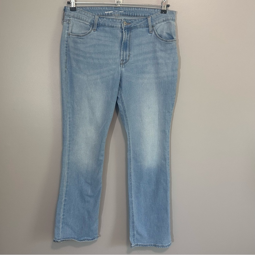 Old Navy Women’s Size 14 Wow Bootcut Jeans Light Wash Mid Rise Stretch Denim